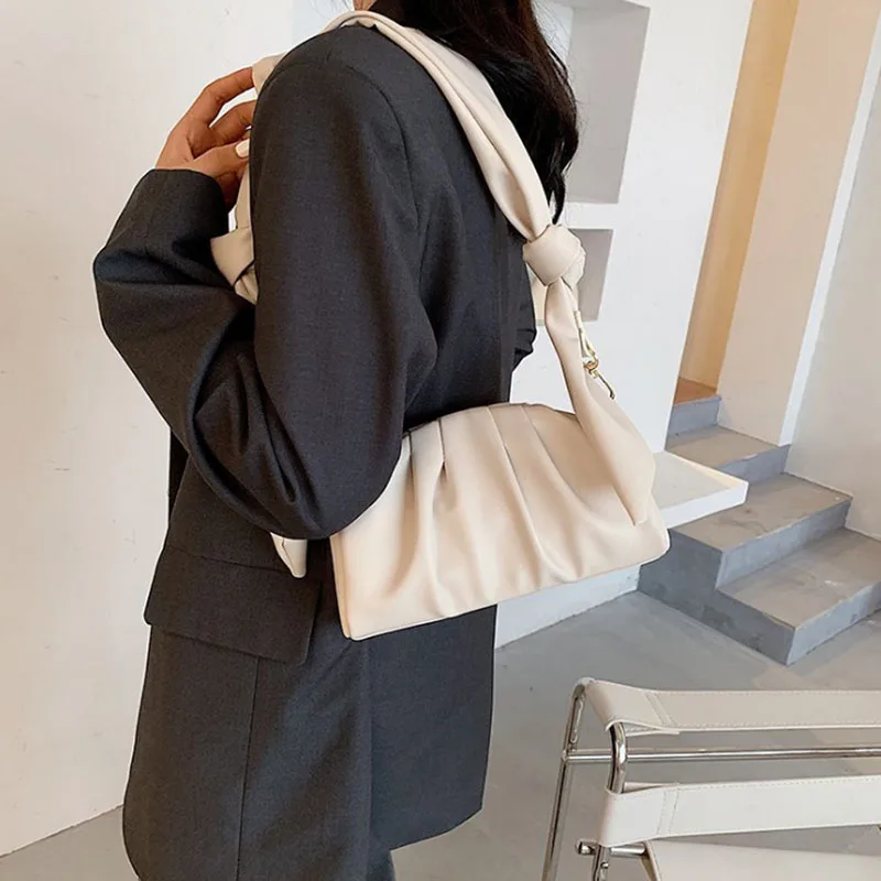 Women's bag 2021 new cross shoulder bag underarm bag advanced sense creative soft face Pu solid color pleated shoulder bag
Women's bag 2021 new cross shoulder bag underarm bag advanced sense creative soft face Pu solid color pleated shoulder bag