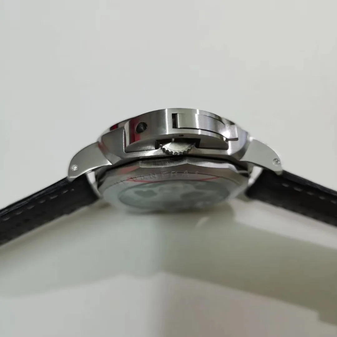 Luxury Brand New Men Automatic Mechanical 3 Days Sapphire Black Leather Stainless Steel 1950 Watch Black Dial Luminous 44mm
Luxury Brand New Men Automatic Mechanical 3 Days Sapphire Black Leather Stainless Steel 1950 Watch Black Dial Luminous 44mm