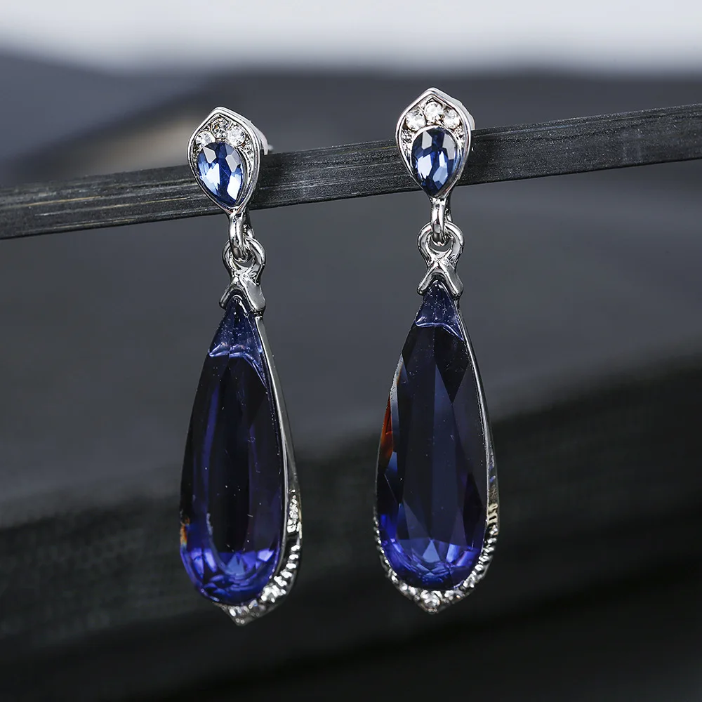 New Gorgeous AAA Cubic Zirconia Water Drop Charm Women Drop Earring Wedding Band Jewelry Blue High Quality Earrings Jewelry
New Gorgeous AAA Cubic Zirconia Water Drop Charm Women Drop Earring Wedding Band Jewelry Blue High Quality Earrings Jewelry