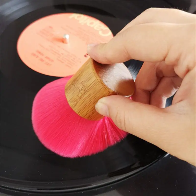 High Quality Preffair Anti-Static Audio Handle Soft Cleaner Vinyl Record Cleaning Cleaner Pad Brush Stylus Dust Remover G2AC
High Quality Preffair Anti-Static Audio Handle Soft Cleaner Vinyl Record Cleaning Cleaner Pad Brush Stylus Dust Remover G2AC