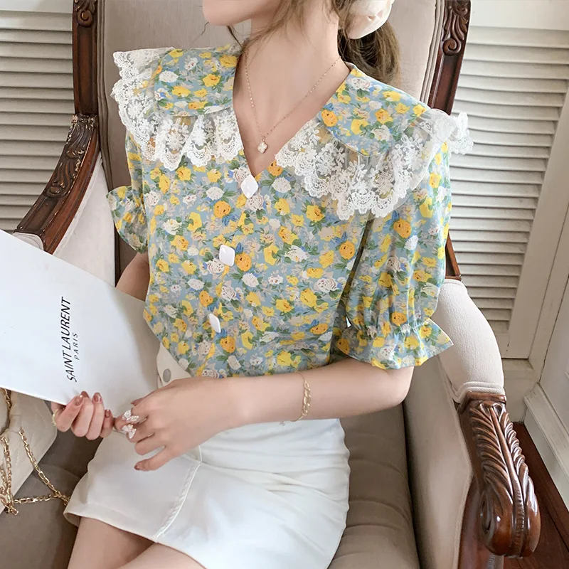 2021 summer new French temperament V-neck bubble short sleeve Floral Chiffon shirt baby collar
2021 summer new French temperament V-neck bubble short sleeve Floral Chiffon shirt baby collar
