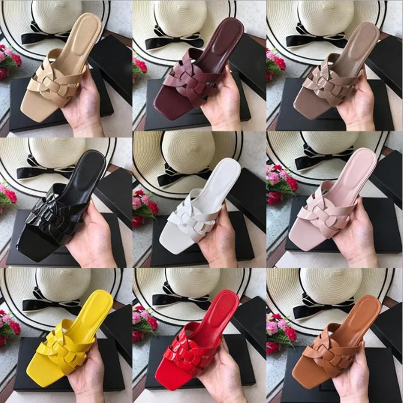 Classic Luxury Fashion Leather Ladies Slippers Spring Summer High Heels Women Large Size Thick Heel Sandals Dress Shoes Rose red
Classic Luxury Fashion Leather Ladies Slippers Spring Summer High Heels Women Large Size Thick Heel Sandals Dress Shoes Rose red