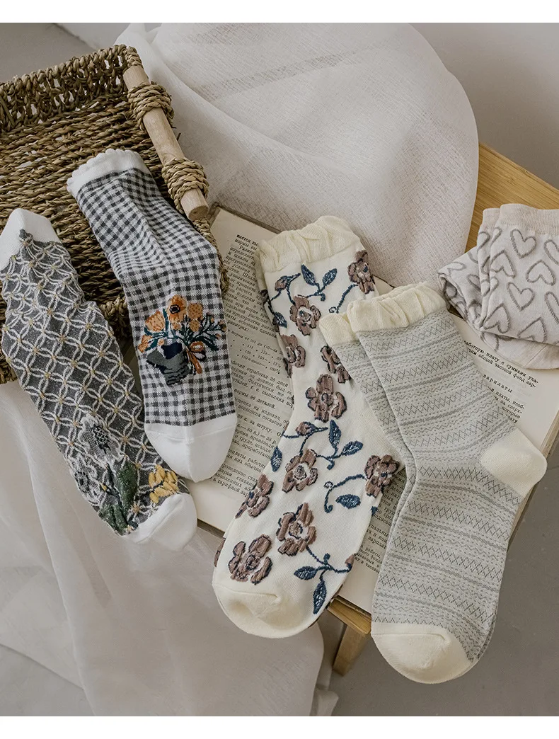 Fashion Retro Broken Lace Tube Socks Spring Autumn Thin Cotton Socks Harajuku Cute Simplicity Girl Soft Comfortable Casual Socks
Fashion Retro Broken Lace Tube Socks Spring Autumn Thin Cotton Socks Harajuku Cute Simplicity Girl Soft Comfortable Casual Socks