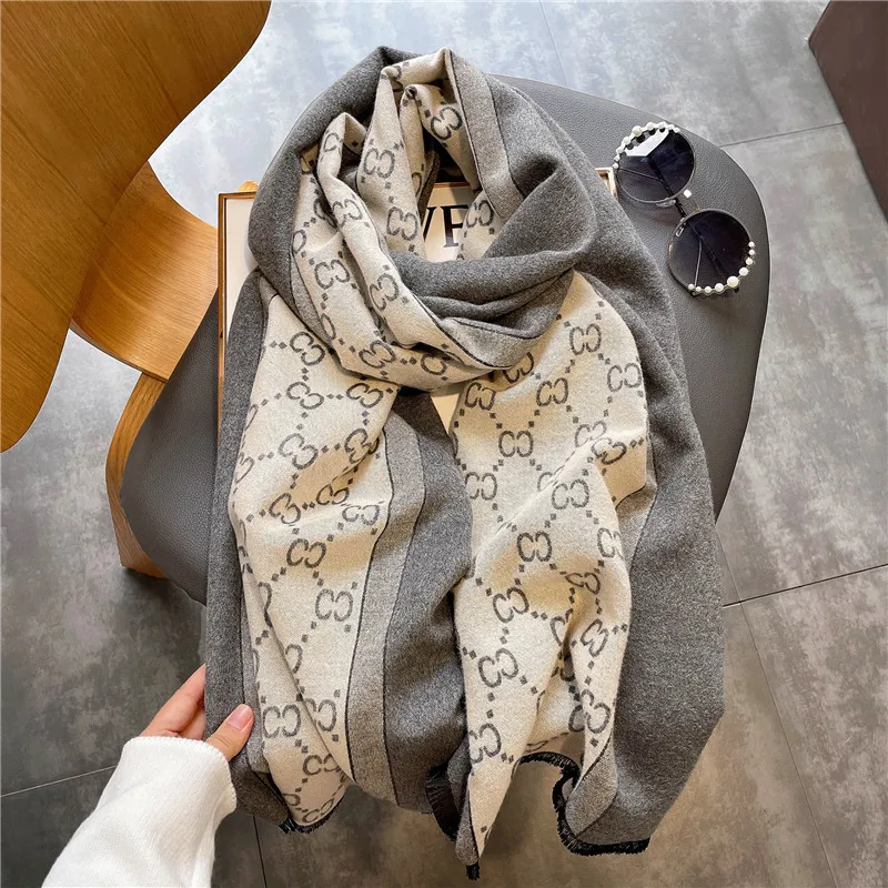 Autumn and Winter New Double C Color Matching Cashmere Double-sided Warm Scarf Jacquard Fringed Scarf Big Brand Shawl
Autumn and Winter New Double C Color Matching Cashmere Double-sided Warm Scarf Jacquard Fringed Scarf Big Brand Shawl