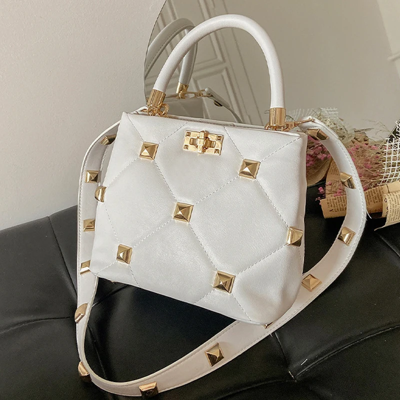 Bag Female 2021 New Luxury Designer Handbag Brand Summer Women's Bag Rivet Chain Shopper Shoulder Bags Messenger Bag Tote Bag
Bag Female 2021 New Luxury Designer Handbag Brand Summer Women's Bag Rivet Chain Shopper Shoulder Bags Messenger Bag Tote Bag