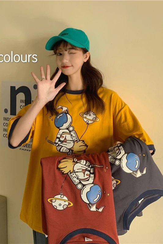 Cotton Summer New Style Korean Loose Fashion Astronaut Simple Trendy Short-sleeved Half-sleeved Top TShirt for Women
Cotton Summer New Style Korean Loose Fashion Astronaut Simple Trendy Short-sleeved Half-sleeved Top TShirt for Women