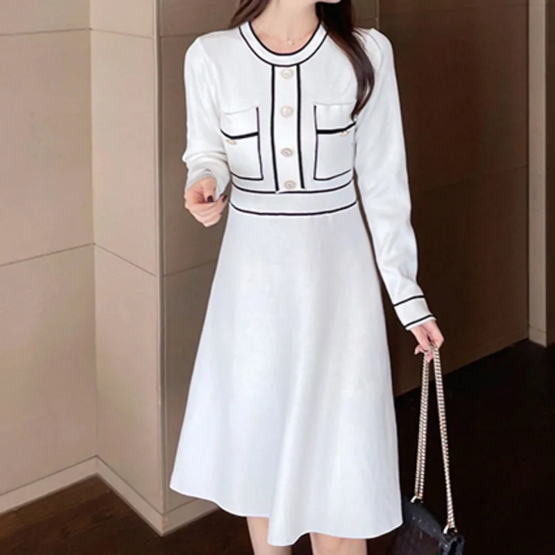 Autumn Winter Striped Patchwork Knitted Dresses Elegant Women O Neck Button Long Sleeve White Sweater Robe Femme Fashion Casual
Autumn Winter Striped Patchwork Knitted Dresses Elegant Women O Neck Button Long Sleeve White Sweater Robe Femme Fashion Casual