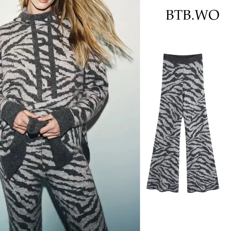 BTB.WO Woman 2021 Slim Pants For Women Satin High Waist Woman Trousers Hem Split Streetwear Casual Pants
BTB.WO Woman 2021 Slim Pants For Women Satin High Waist Woman Trousers Hem Split Streetwear Casual Pants