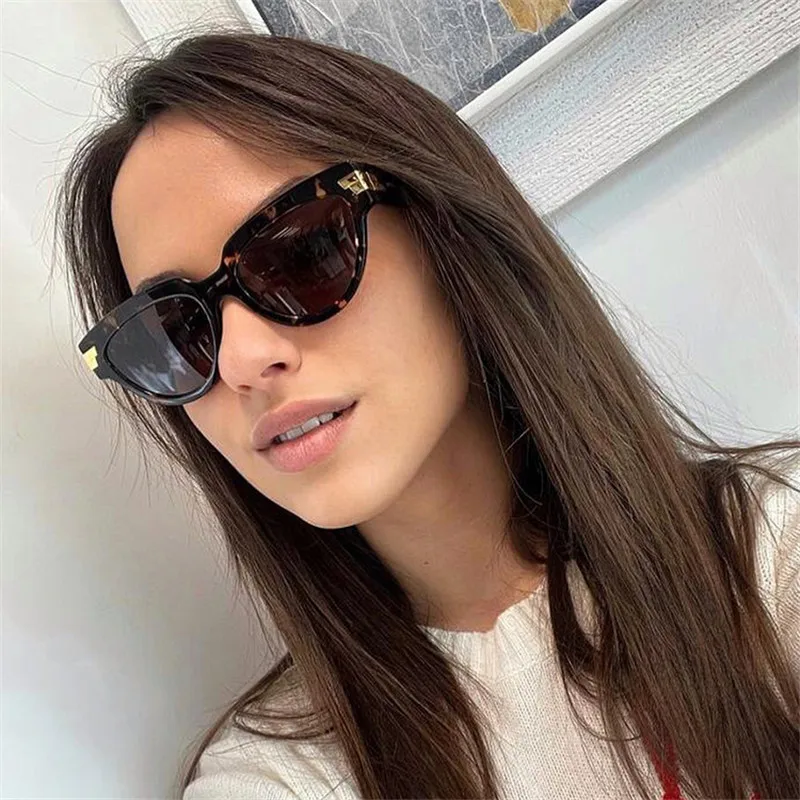 Fashion Women's Sunglasses Cat Eye Metal Frame Small Men's Sunglasses UV400 Classic Retro Brand Sport Glasses uv
Fashion Women's Sunglasses Cat Eye Metal Frame Small Men's Sunglasses UV400 Classic Retro Brand Sport Glasses uv