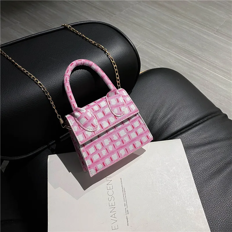 women bag 2020 MINI pu Flap Fashion Hasp Chains Shoulder Bags Euro-America style handbag purse simple ladylike
women bag 2020 MINI pu Flap Fashion Hasp Chains Shoulder Bags Euro-America style handbag purse simple ladylike
