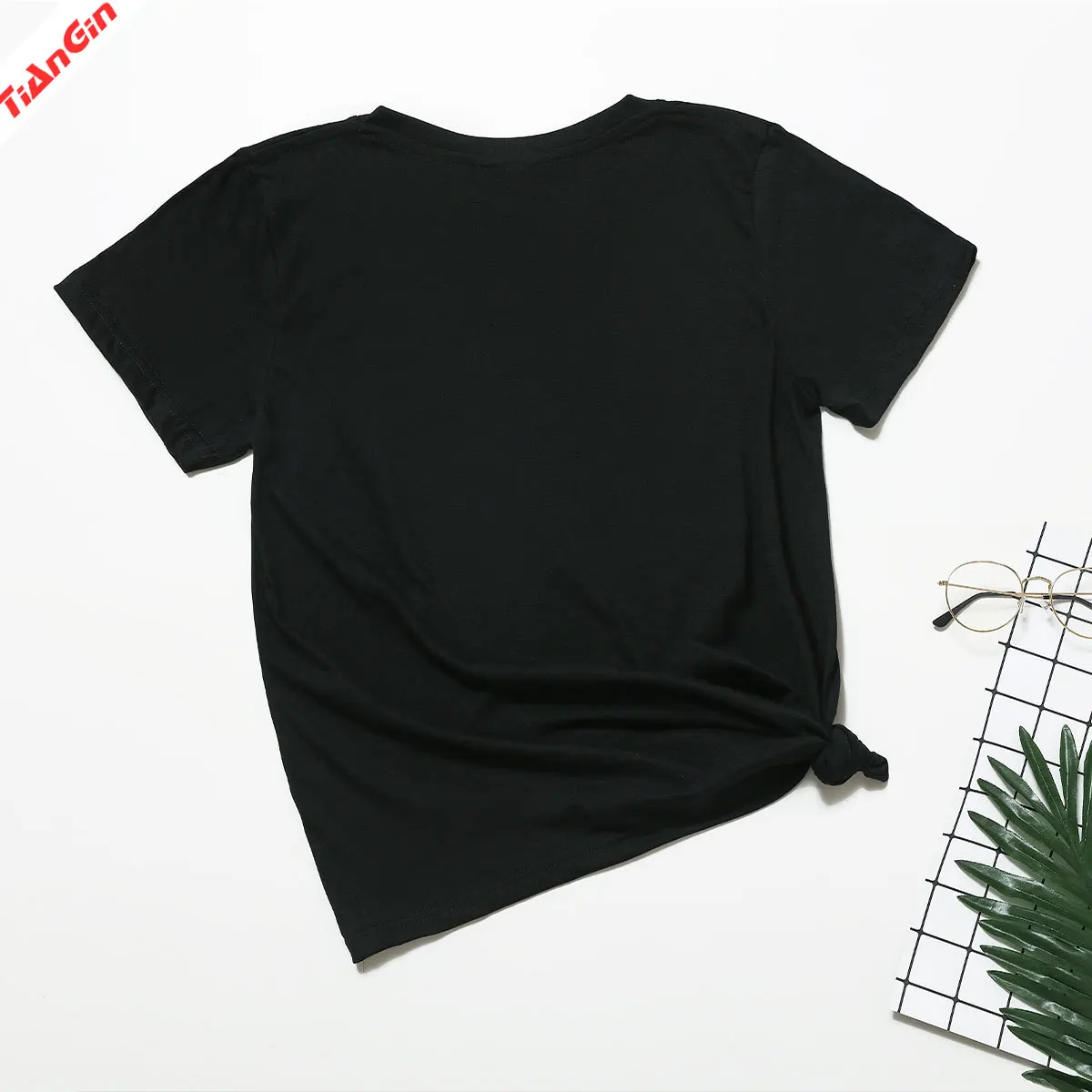 2021 New Men 's T- shirt anime Harajuku Oversized T- shirt Casual Men 's T- shirt O-neck Hip-hop Sports Top Print Loose Cotton
2021 New Men 's T- shirt anime Harajuku Oversized T- shirt Casual Men 's T- shirt O-neck Hip-hop Sports Top Print Loose Cotton