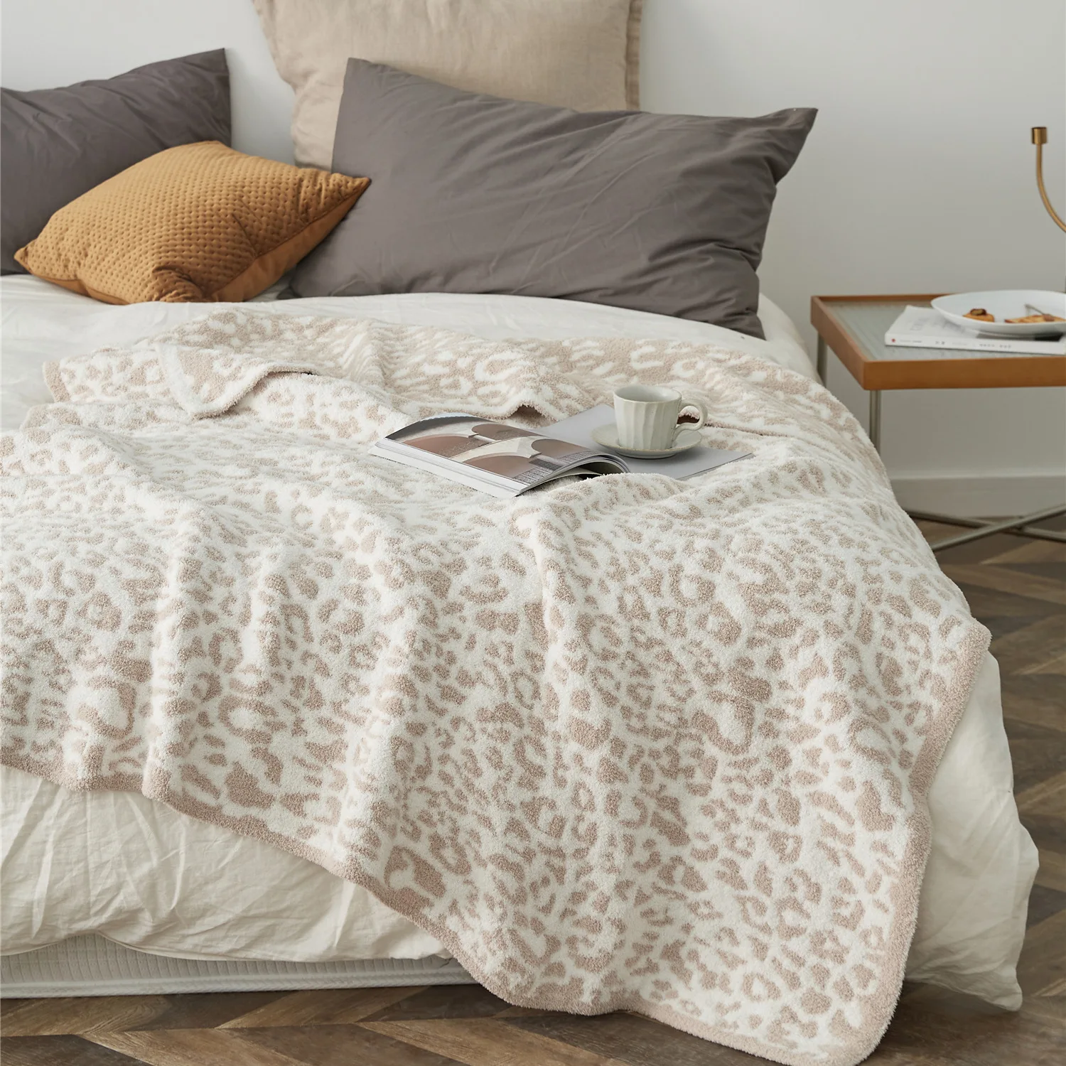 Delicate Knitted Leopard Print Blankets Throw Winter Warm Faux Fur Microfiber Stich Plaid Bedspread Fluffy Adult Blanket 
Delicate Knitted Leopard Print Blankets Throw Winter Warm Faux Fur Microfiber Stich Plaid Bedspread Fluffy Adult Blanket