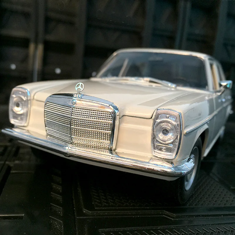 Модель автомобиля Mercedes-Benz 220 в масштабе 1:24, модель старой классической машины, модель из металлического сплава, потрясающая модель, коллекци...
Модель автомобиля Mercedes-Benz 220 в масштабе 1:24, модель старой классической машины, модель из металлического сплава, потрясающая модель, коллекци...