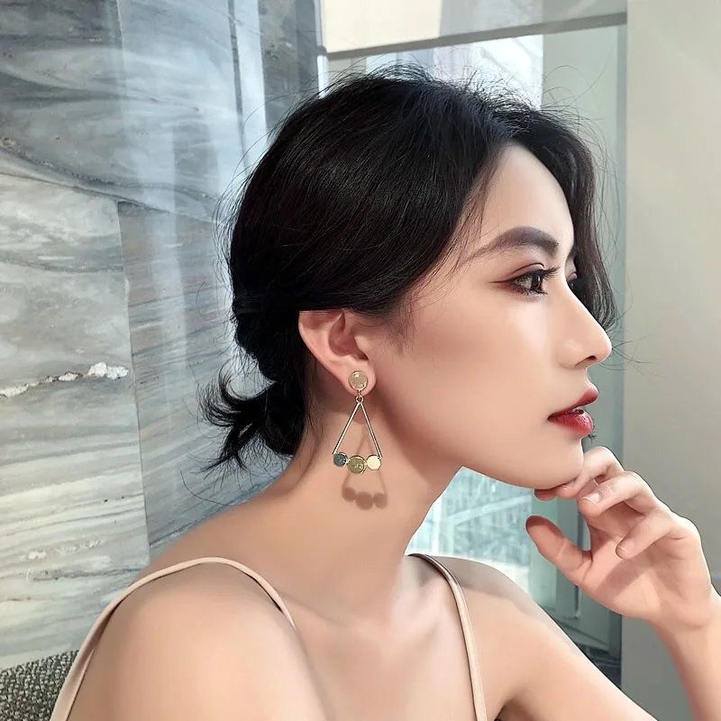 Personality color earrings female long geometric pendant earrings wedding fashion temperament jewelry jewelry
Personality color earrings female long geometric pendant earrings wedding fashion temperament jewelry jewelry