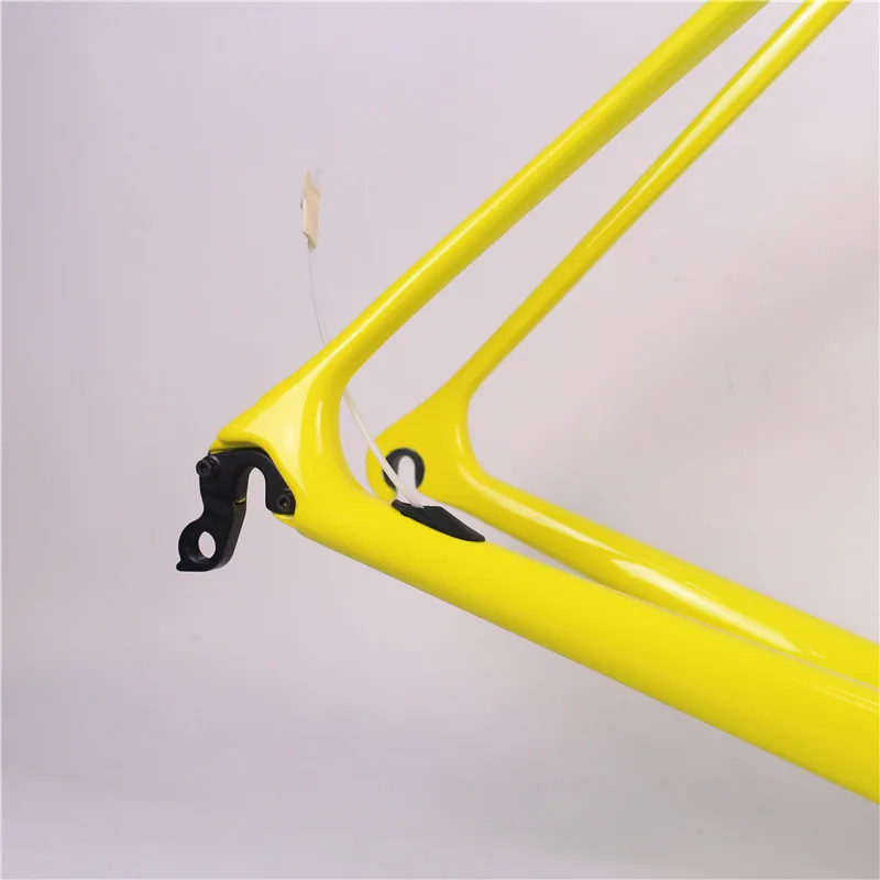 2021 super light carbon racing bike frame UD BSA Black or others customized color carbon road bike frame bicycle frame
2021 super light carbon racing bike frame UD BSA Black or others customized color carbon road bike frame bicycle frame