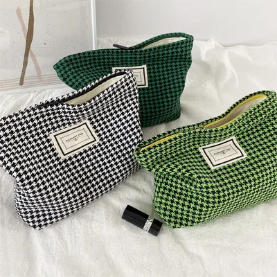 Women Lattice Cosmetic Bag Houndstooth Large Solid Black Makeup Bag Travel Beauty Case Storage Organizer Clutch Toiletry Kit
Women Lattice Cosmetic Bag Houndstooth Large Solid Black Makeup Bag Travel Beauty Case Storage Organizer Clutch Toiletry Kit