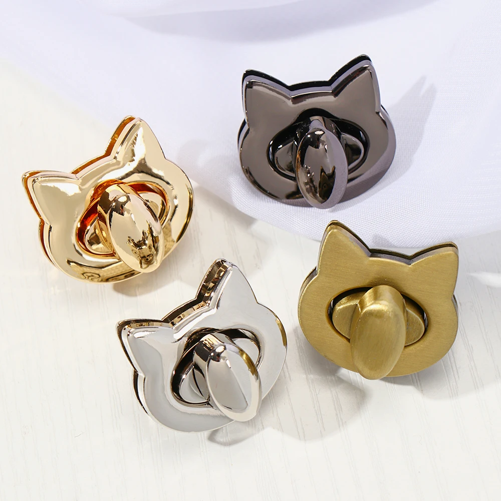 1PC Vintage Bag Metal Clasp Turn Locks Cute Cat Bird Shape Purse Clip Clasp For Leather Craft Women DIY Bag Hardware Accessories
1PC Vintage Bag Metal Clasp Turn Locks Cute Cat Bird Shape Purse Clip Clasp For Leather Craft Women DIY Bag Hardware Accessories