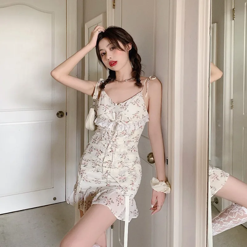 Floral suspender dress women's summer 2021 spring new French slim and gentle style
Floral suspender dress women's summer 2021 spring new French slim and gentle style