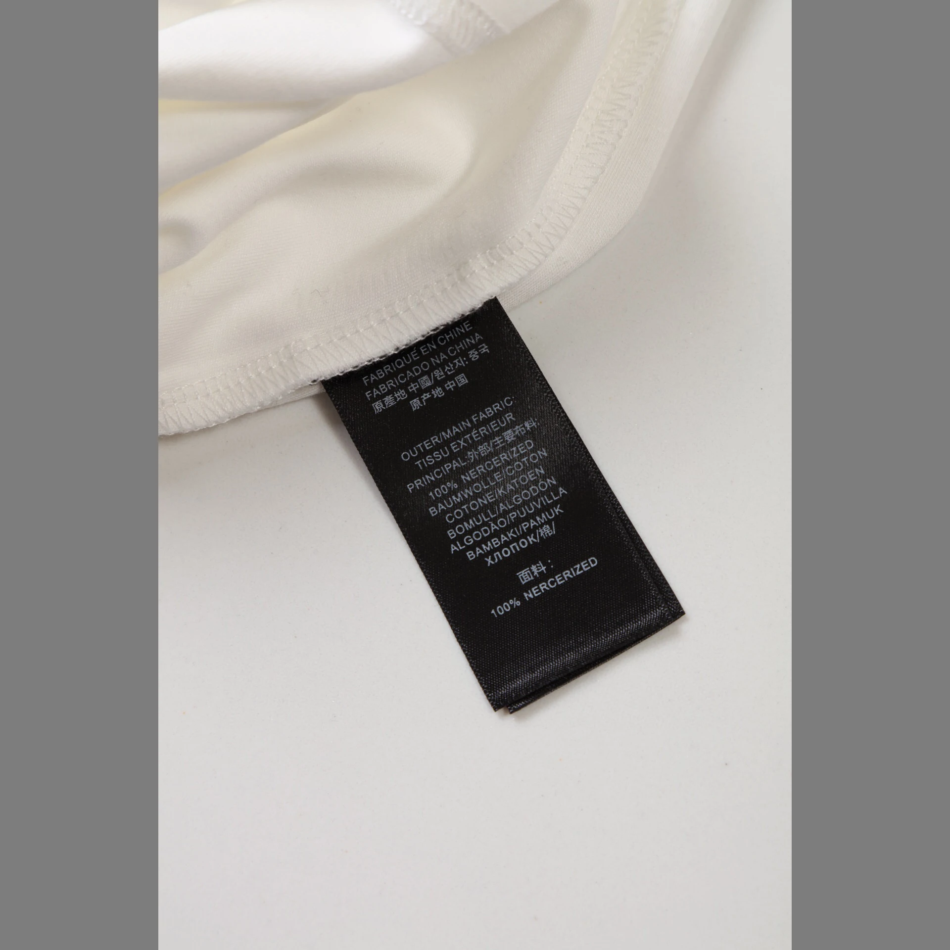 Andonaimi autumn and winter modal cotton sand blend fabric black and white silky soft simple long-sleeved T-shirt
Andonaimi autumn and winter modal cotton sand blend fabric black and white silky soft simple long-sleeved T-shirt