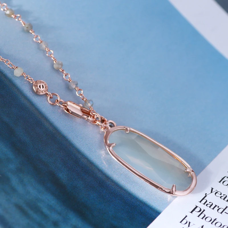 American fashion designer inlaid with a single shiny gem zirconium luxury fashion necklace sweater chain
American fashion designer inlaid with a single shiny gem zirconium luxury fashion necklace sweater chain