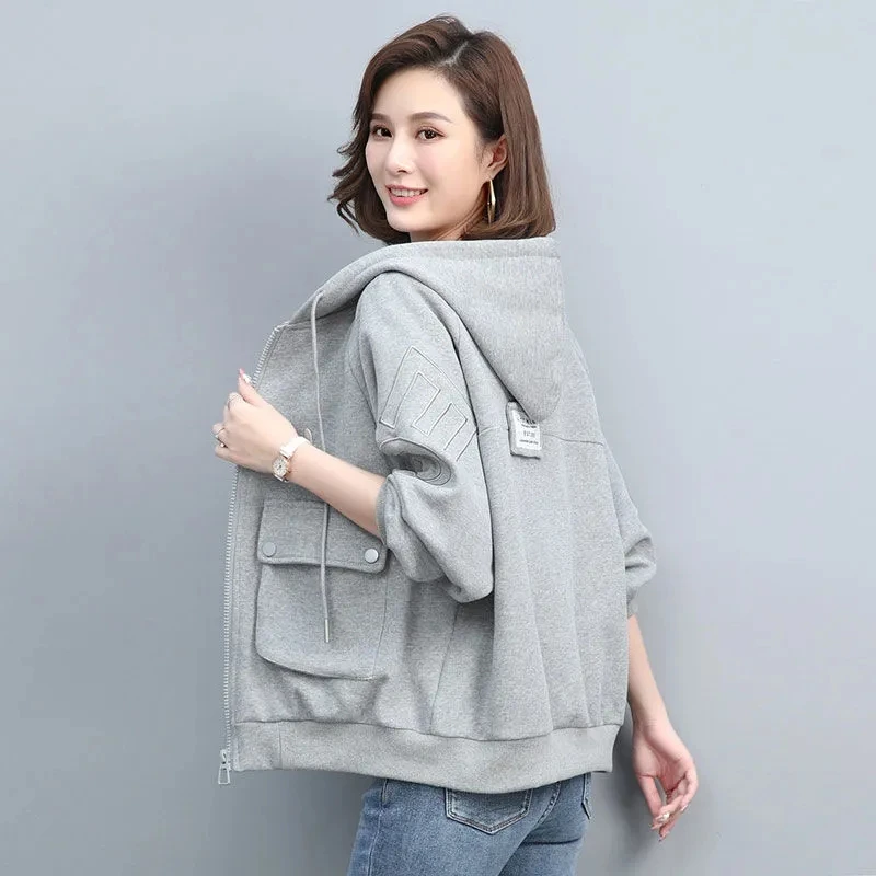 2021 New Sweater Shirt Hoodie Spring Autumn Jacket Women's Loose Wild Letter Embroidery Casual Hooded Cardigan Zipper Top 
2021 New Sweater Shirt Hoodie Spring Autumn Jacket Women's Loose Wild Letter Embroidery Casual Hooded Cardigan Zipper Top