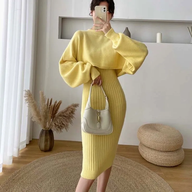 New Fashion Two Piece Set Autumn Women O-Neck Batwing Sleeve Sweaters Pullover Top + Vest Bodycon Knit Party Dress Female Suit
New Fashion Two Piece Set Autumn Women O-Neck Batwing Sleeve Sweaters Pullover Top + Vest Bodycon Knit Party Dress Female Suit