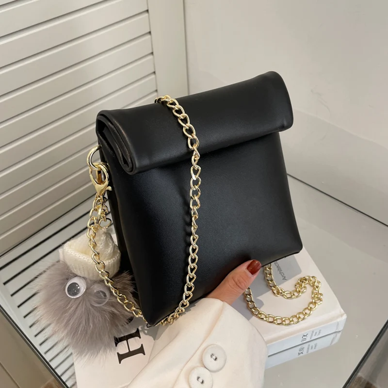 Модные миниатюрные дамские сумки для покупок через плечо, новинка 2022, однотонная женская сумка на цепочке через плечо с подвеской, повседне... 
Модные миниатюрные дамские сумки для покупок через плечо, новинка 2022, однотонная женская сумка на цепочке через плечо с подвеской, повседне...