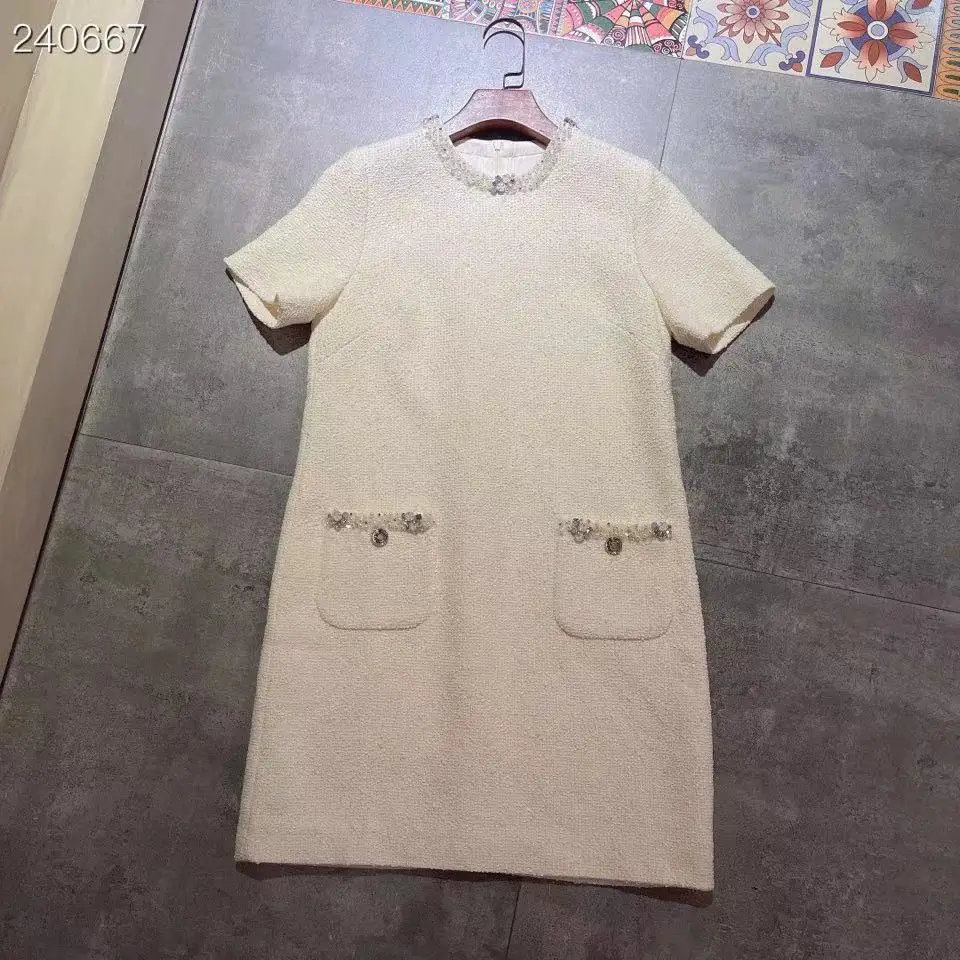 New 2021 Winter Fashion Runway Mini Dress Women Short Sleeves Charming Pearl Diamonds Elegant Ladies Hot Sale Dress
New 2021 Winter Fashion Runway Mini Dress Women Short Sleeves Charming Pearl Diamonds Elegant Ladies Hot Sale Dress
