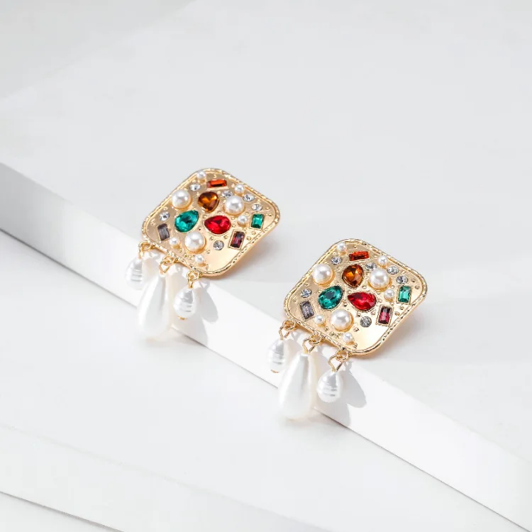 ORNAPEADIA 2021 New Retro Stud Earrings Geometric Square Pearl Earrings Exaggerated Color Diamond Women's Exaggerated Earrings
ORNAPEADIA 2021 New Retro Stud Earrings Geometric Square Pearl Earrings Exaggerated Color Diamond Women's Exaggerated Earrings