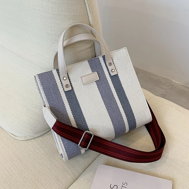 2021 New Ladies Casual Striped Small Crossbody Bag Fashion Luxury Ladies Shoulder Bag Ladies Handbag Tote Bag Shopping Handbag
2021 New Ladies Casual Striped Small Crossbody Bag Fashion Luxury Ladies Shoulder Bag Ladies Handbag Tote Bag Shopping Handbag