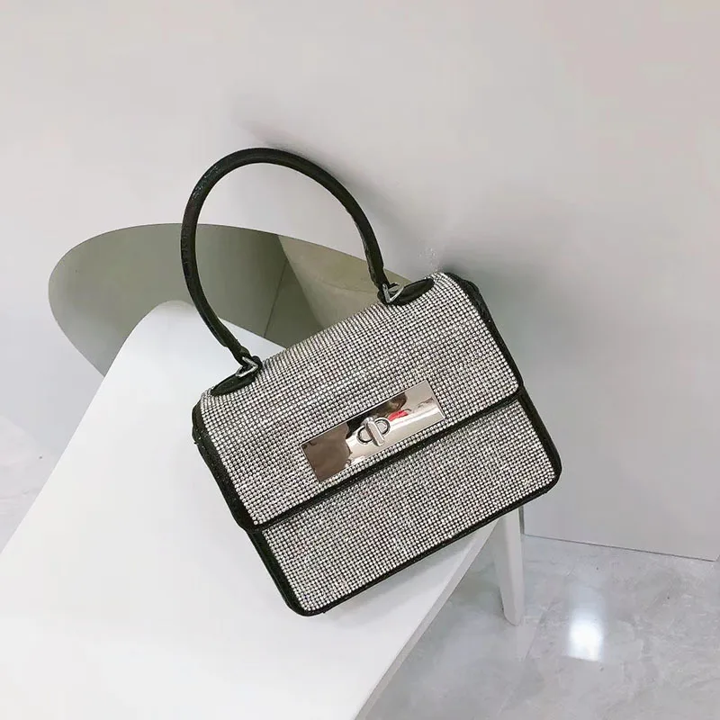 Flash Diamond Rhinestone Small Square Bag Women 2021 Trendy Diamond Handbag Shoulder Bag Luxury Designer Purses and Handbags Sac
Flash Diamond Rhinestone Small Square Bag Women 2021 Trendy Diamond Handbag Shoulder Bag Luxury Designer Purses and Handbags Sac