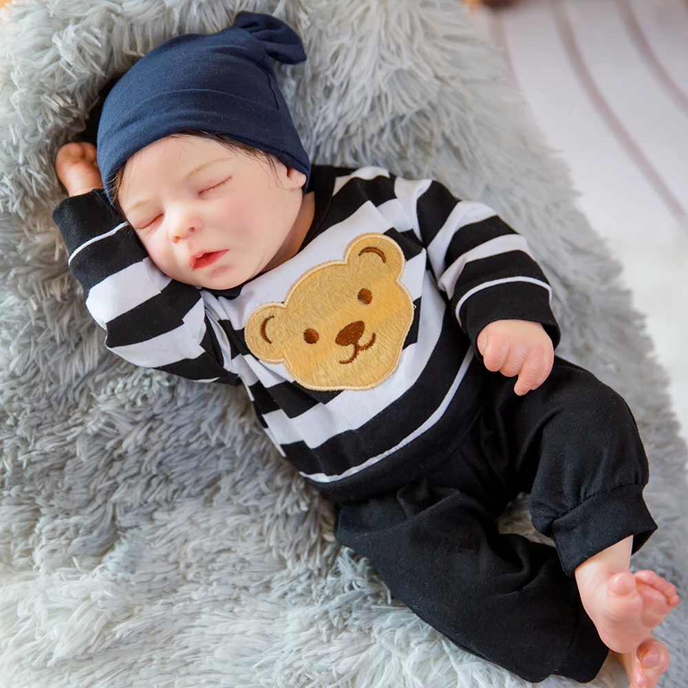 18Inches Sleeping Darren Realistic Cute Bebe Alive Doll Christmas Gift 43CM for Children Toy Vinyl Cloth Boby Reborn Baby
18Inches Sleeping Darren Realistic Cute Bebe Alive Doll Christmas Gift 43CM for Children Toy Vinyl Cloth Boby Reborn Baby