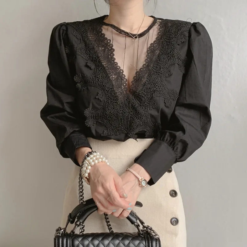 Fashion Lace Howllow Out Sexy Lady Blouse Long Puff Sleeve O Neck Sweet Solid Women Shirt Vintage Female Chic Crop Tops
Fashion Lace Howllow Out Sexy Lady Blouse Long Puff Sleeve O Neck Sweet Solid Women Shirt Vintage Female Chic Crop Tops