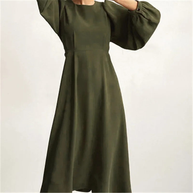 Autumn French Retro Temperament Round Neck Slim Dress Women's New European And American Fashion Lantern Sleeve Long Dress 2021 
Autumn French Retro Temperament Round Neck Slim Dress Women's New European And American Fashion Lantern Sleeve Long Dress 2021