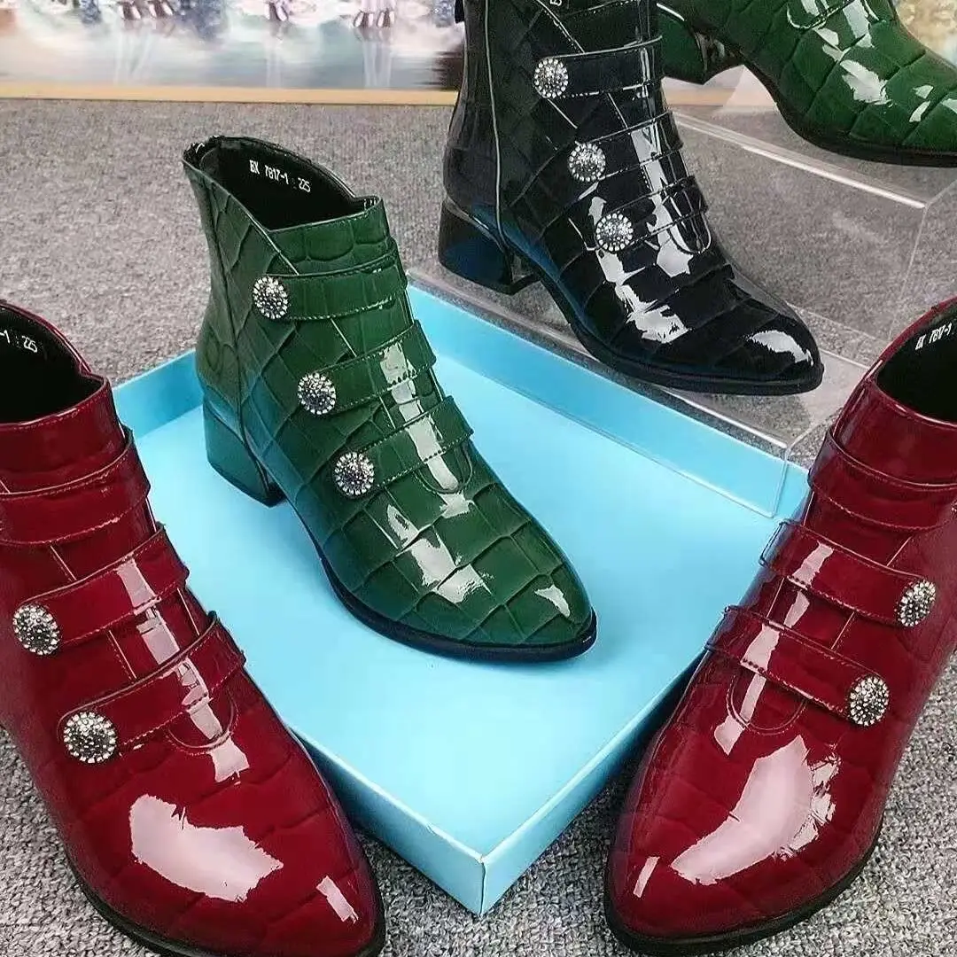 Martin Boots Women's Single Boots New European and American Style Short Boots Pointed Thick Heel Patent Leather Fashion Boots
Martin Boots Women's Single Boots New European and American Style Short Boots Pointed Thick Heel Patent Leather Fashion Boots