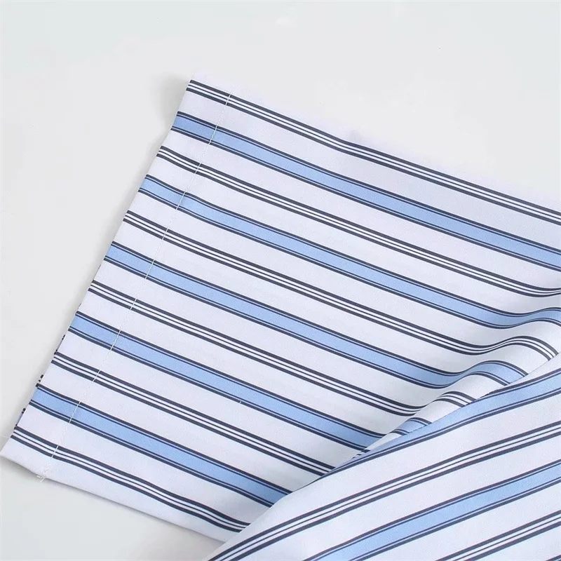 MESTTRAF Women 2021 Fashion Striped Lacing Short Loose Blouse Retro Lapel Short Sleeve Pocket Blouse Streetwear 
MESTTRAF Women 2021 Fashion Striped Lacing Short Loose Blouse Retro Lapel Short Sleeve Pocket Blouse Streetwear