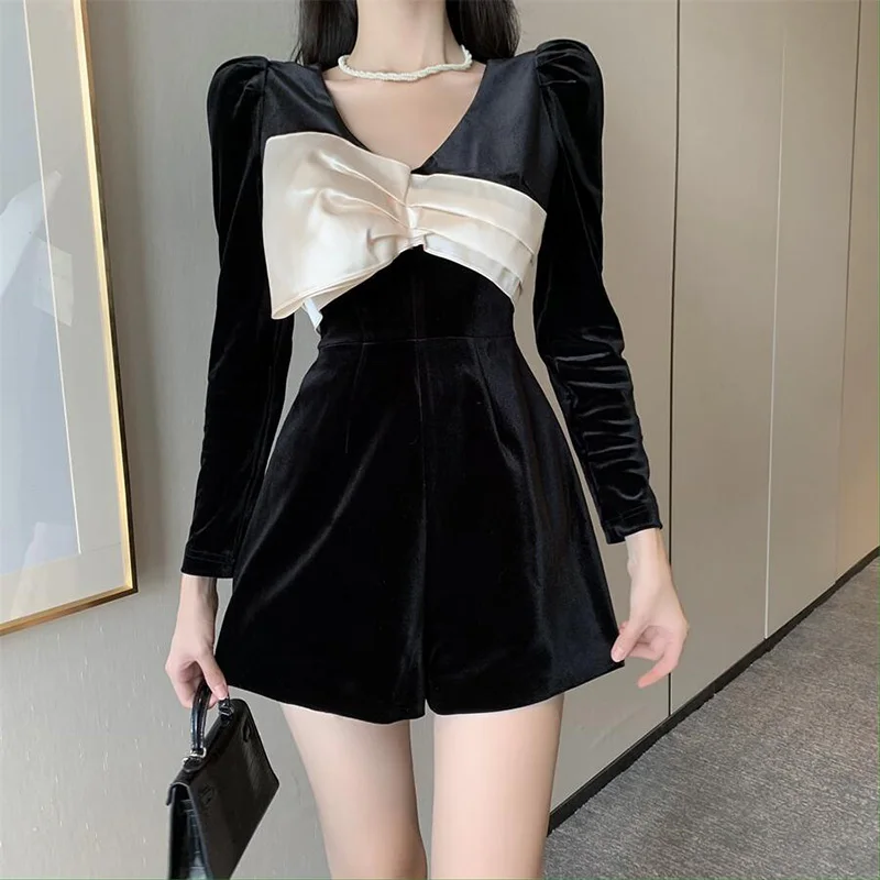 Puff Sleeves Jumpsuit Women Summer Clothing Bowknot Velvet Wide-Leg Black Casual Long Sleeves Female V-Neck Jumpsuit Korean
Puff Sleeves Jumpsuit Women Summer Clothing Bowknot Velvet Wide-Leg Black Casual Long Sleeves Female V-Neck Jumpsuit Korean