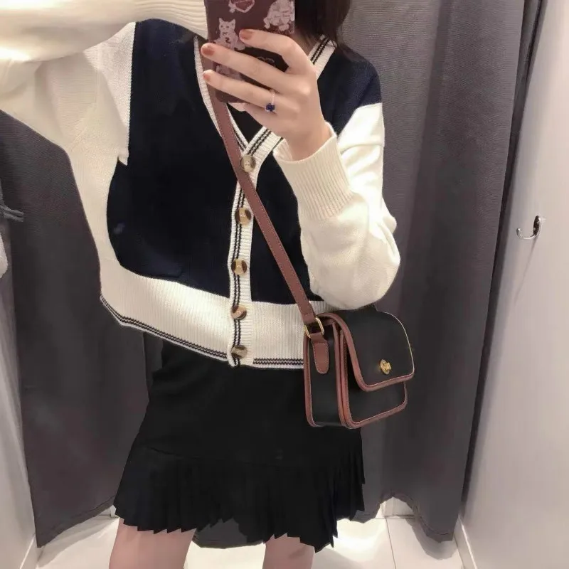 Luxury Handbag Designer Women Soft PU Leather Handbags for Women Retro Tote New Ladies Shoulder Bags 2021 Small Square Bag
Luxury Handbag Designer Women Soft PU Leather Handbags for Women Retro Tote New Ladies Shoulder Bags 2021 Small Square Bag