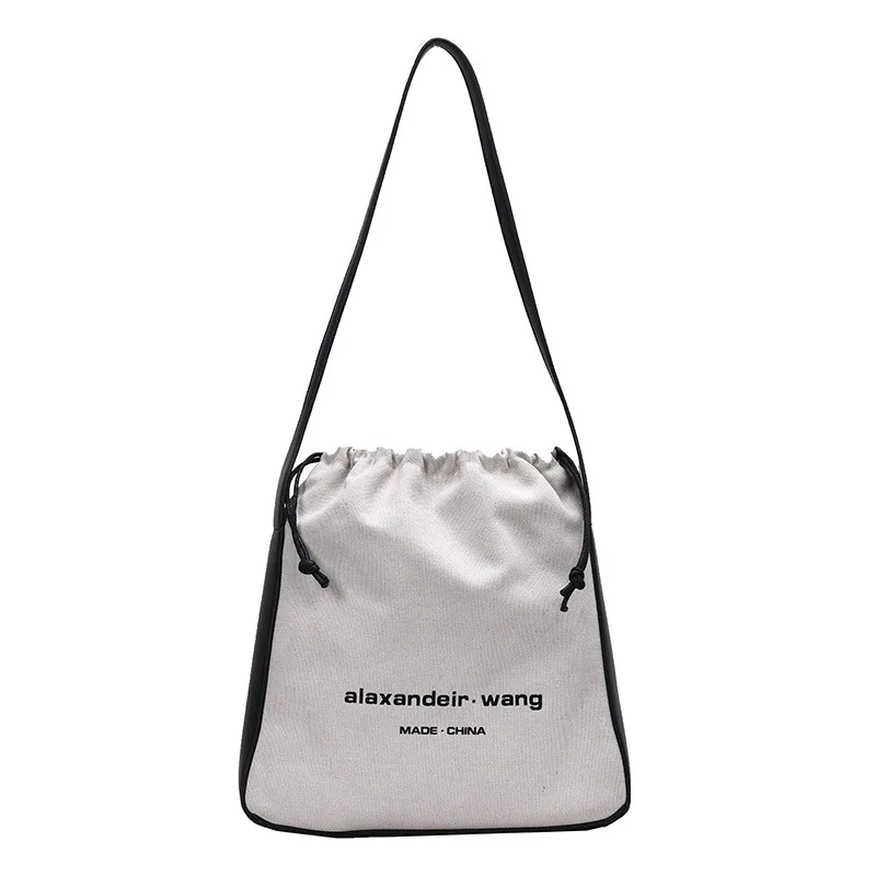 Bucket Bag Women 2020 Summer Canvas Bag New Ins Drawstring Women'S Single Shoulder Bag Wild Literary Cloth Bag Little Bag
Bucket Bag Women 2020 Summer Canvas Bag New Ins Drawstring Women'S Single Shoulder Bag Wild Literary Cloth Bag Little Bag
