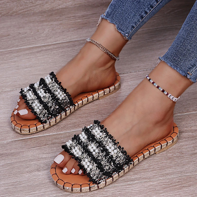 Casual New Women's Slippers 2021 Summer Fashion Simple Pearl Decoration Elegant Flat-bottomed Women's Slippers
Casual New Women's Slippers 2021 Summer Fashion Simple Pearl Decoration Elegant Flat-bottomed Women's Slippers