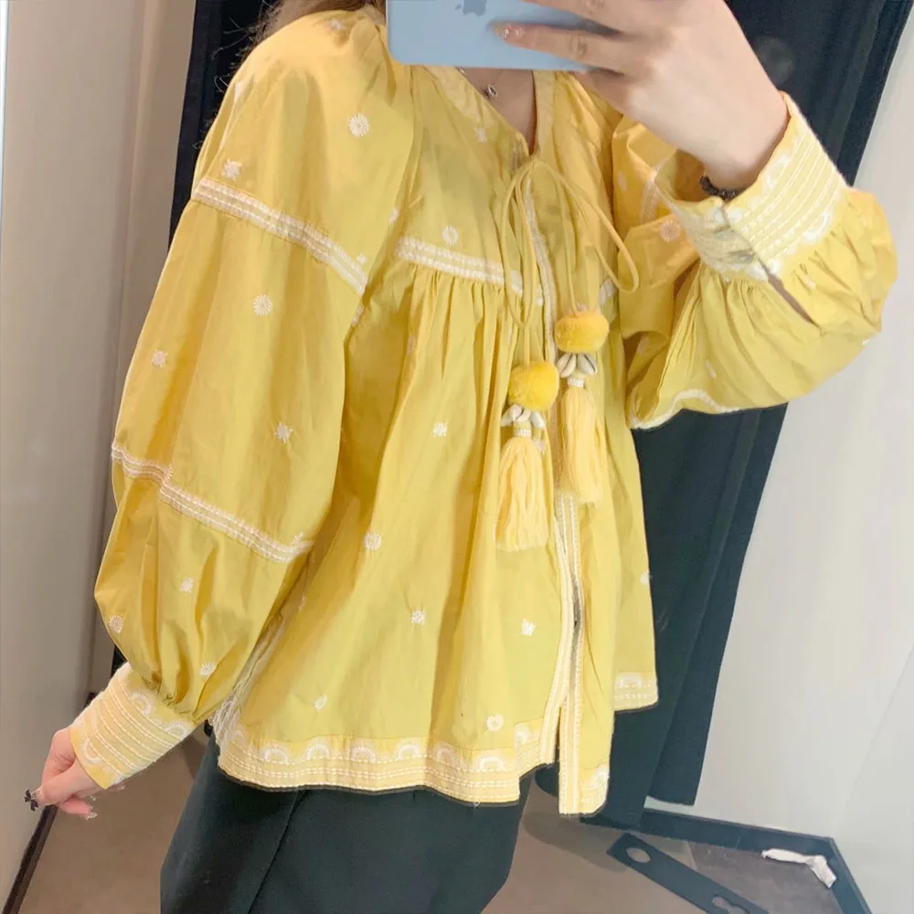 DiYiG WOMAN Spring and Summer new women's clothing sweet style flower embroidery lace-up loose shirt top for women
DiYiG WOMAN Spring and Summer new women's clothing sweet style flower embroidery lace-up loose shirt top for women