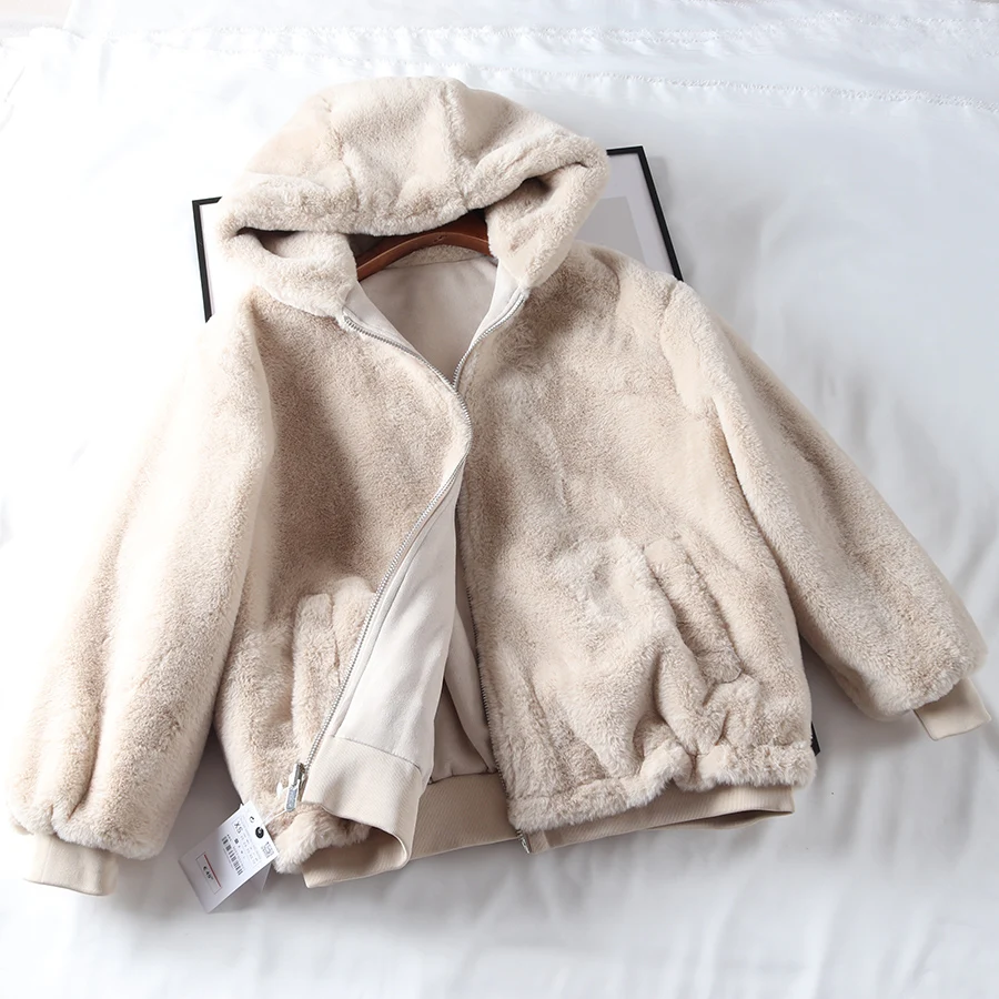two side wear Winter suede loose lamb wool thickened plus velvet warm jacket warm winter thermal fur parkas
two side wear Winter suede loose lamb wool thickened plus velvet warm jacket warm winter thermal fur parkas