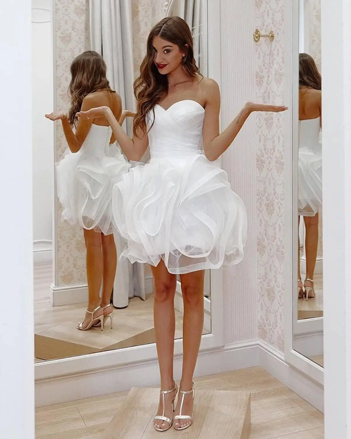 2020 Romantic Tulle A Line Prom Dress Ruffles Sweetheart Backless Mini Girls Sexy Backless Short Homecoming Dresses
2020 Romantic Tulle A Line Prom Dress Ruffles Sweetheart Backless Mini Girls Sexy Backless Short Homecoming Dresses