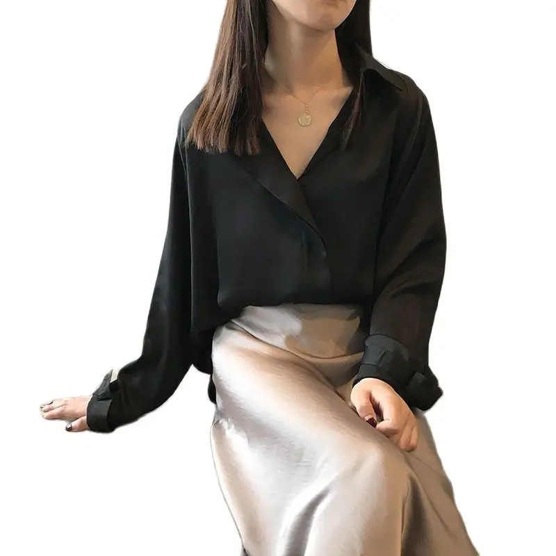 Korean Fashion Long Sleve V-neck Office Lady Blouses Tops Women Autumn 2020 Sexy Black Khaki Tops Shirt for Women
Korean Fashion Long Sleve V-neck Office Lady Blouses Tops Women Autumn 2020 Sexy Black Khaki Tops Shirt for Women