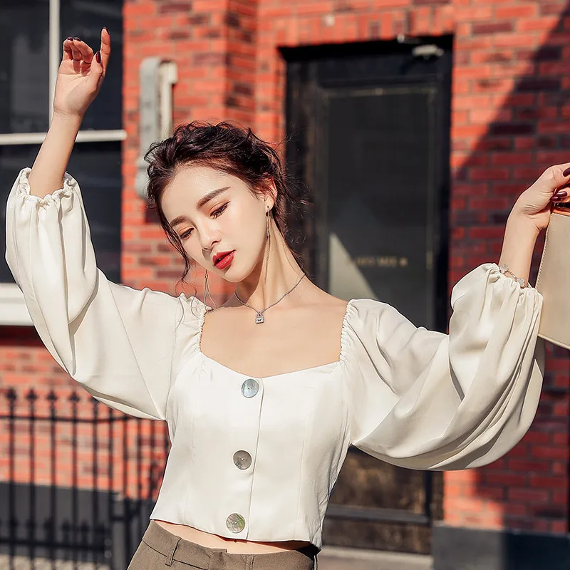 Women 2020 Spring Autumn French Retro Palace Style Shirt Black White Long Puff Sleeve Short Shirt Crop Top Square Collar Blouse
Women 2020 Spring Autumn French Retro Palace Style Shirt Black White Long Puff Sleeve Short Shirt Crop Top Square Collar Blouse