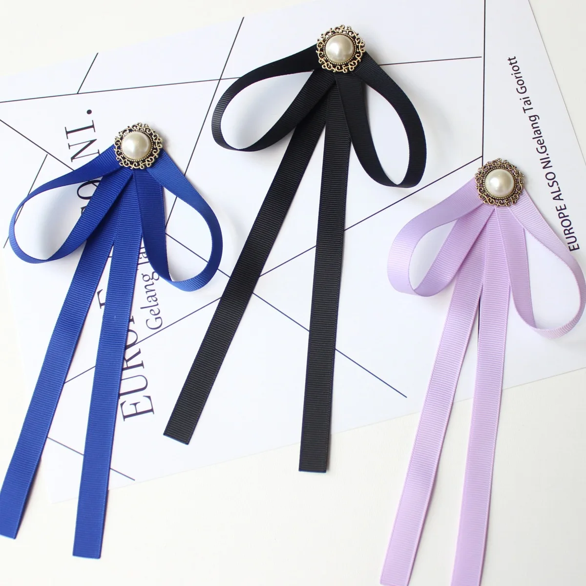 Vintage Fabric Bow Brooches for Women Rhinestone Bowknot Necktie Shirt Collar Pins Corsage Fashion Jewelry Clothing Accessories
Vintage Fabric Bow Brooches for Women Rhinestone Bowknot Necktie Shirt Collar Pins Corsage Fashion Jewelry Clothing Accessories