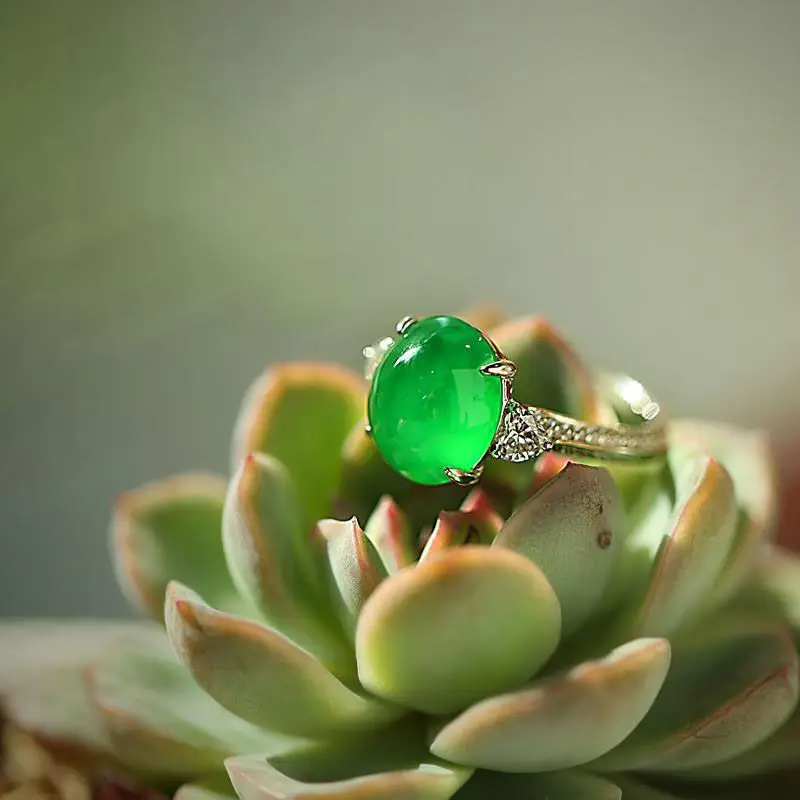 Designer original silver inlaid chalcedony egg round opening adjustable ring elegant charm creative retro female silver jewelry
Designer original silver inlaid chalcedony egg round opening adjustable ring elegant charm creative retro female silver jewelry