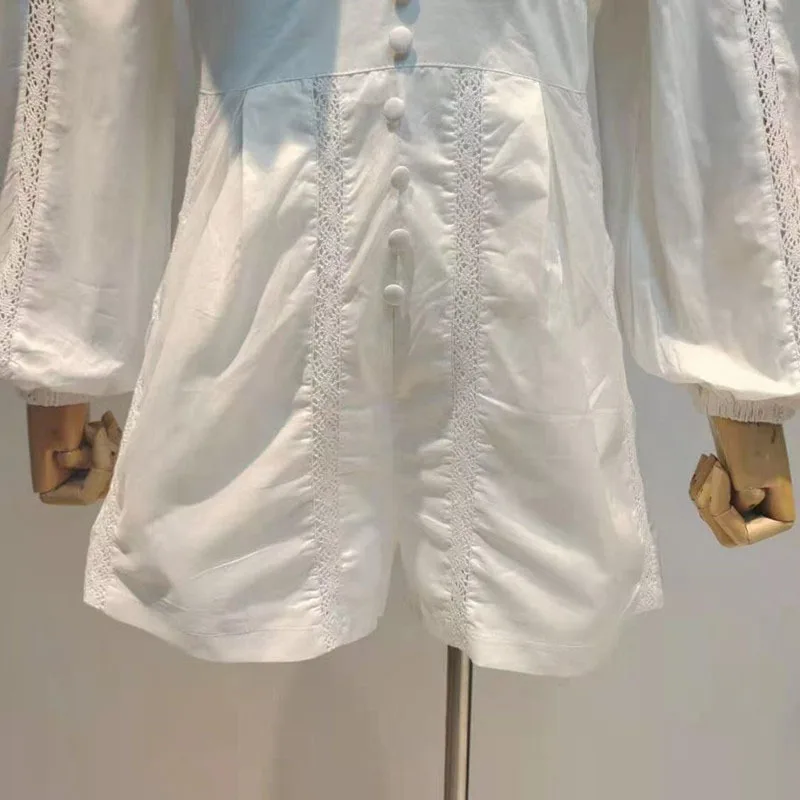 DEAT Women White Single Breasted Hollow Lace Patchwork Jumpsuit Shorts High Waist V-neck Long Sleeve Fashion Summer 2021 7D0392
DEAT Women White Single Breasted Hollow Lace Patchwork Jumpsuit Shorts High Waist V-neck Long Sleeve Fashion Summer 2021 7D0392