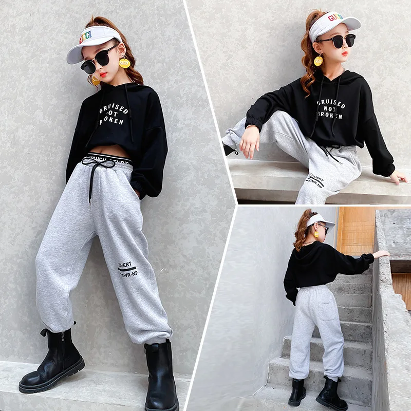 Детский спортивный костюм с надписью для девочек
Детский спортивный костюм с надписью для девочек