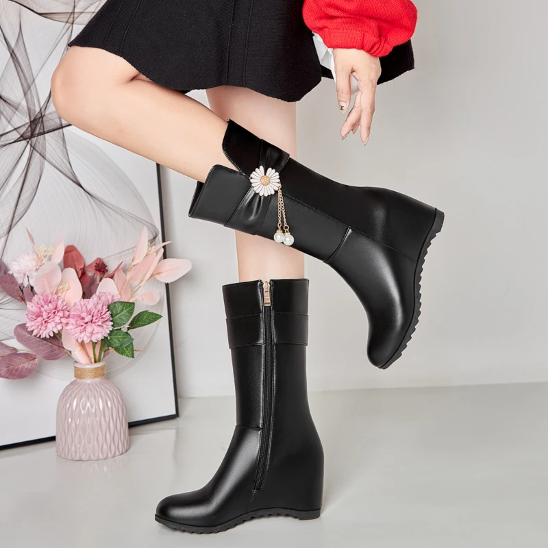 Women's Fashion Lovely Pink Mid-calf Boots 2021 New Pu Leather Height Increasing Short Boot Female Streetwear Shoes For Girls 
Women's Fashion Lovely Pink Mid-calf Boots 2021 New Pu Leather Height Increasing Short Boot Female Streetwear Shoes For Girls